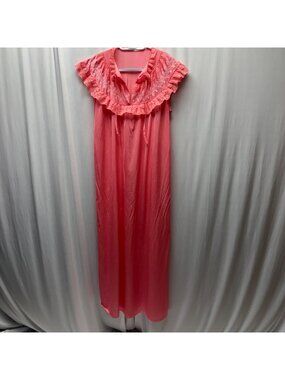 Bernette New York Pink Nightgown Womens Size Medium Embroidered Lace Ruffle WTG